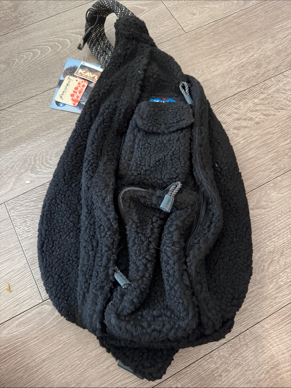 NWT Kavu Black Sherpa Sling Backpack